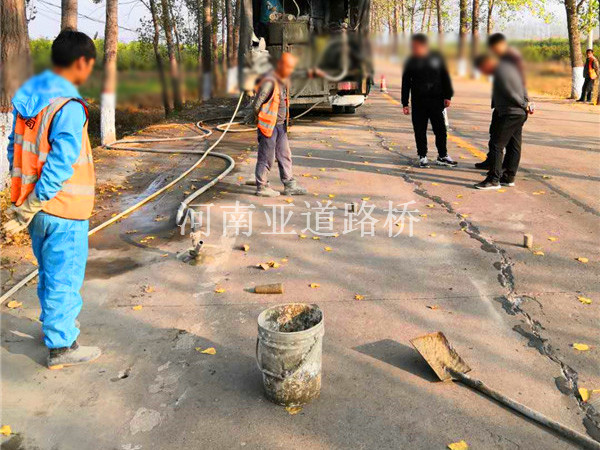 公路壓漿施工