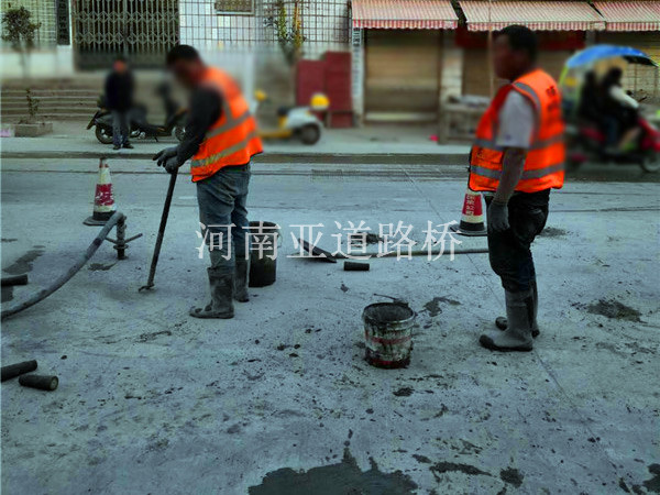 公路壓漿施工